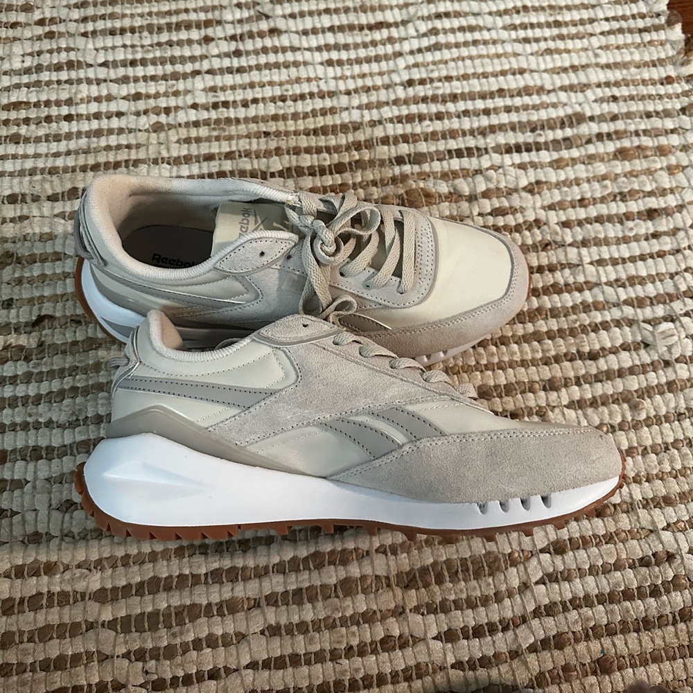 Women’s Reebok Shoe